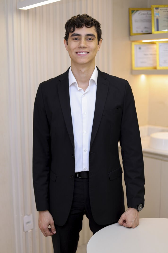 Dr. Dkaion Vilela — Credenciais e diplomas